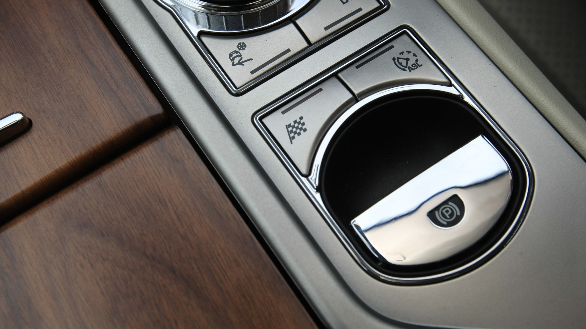 Jaguar-XF-2013-2-2-Diesel-Interior