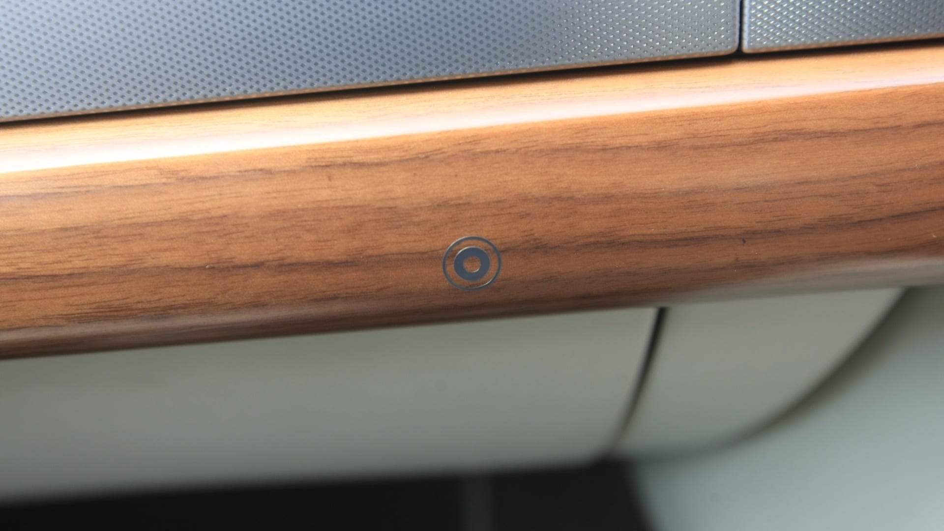 Jaguar-XF-2013-2-2-Diesel-Interior