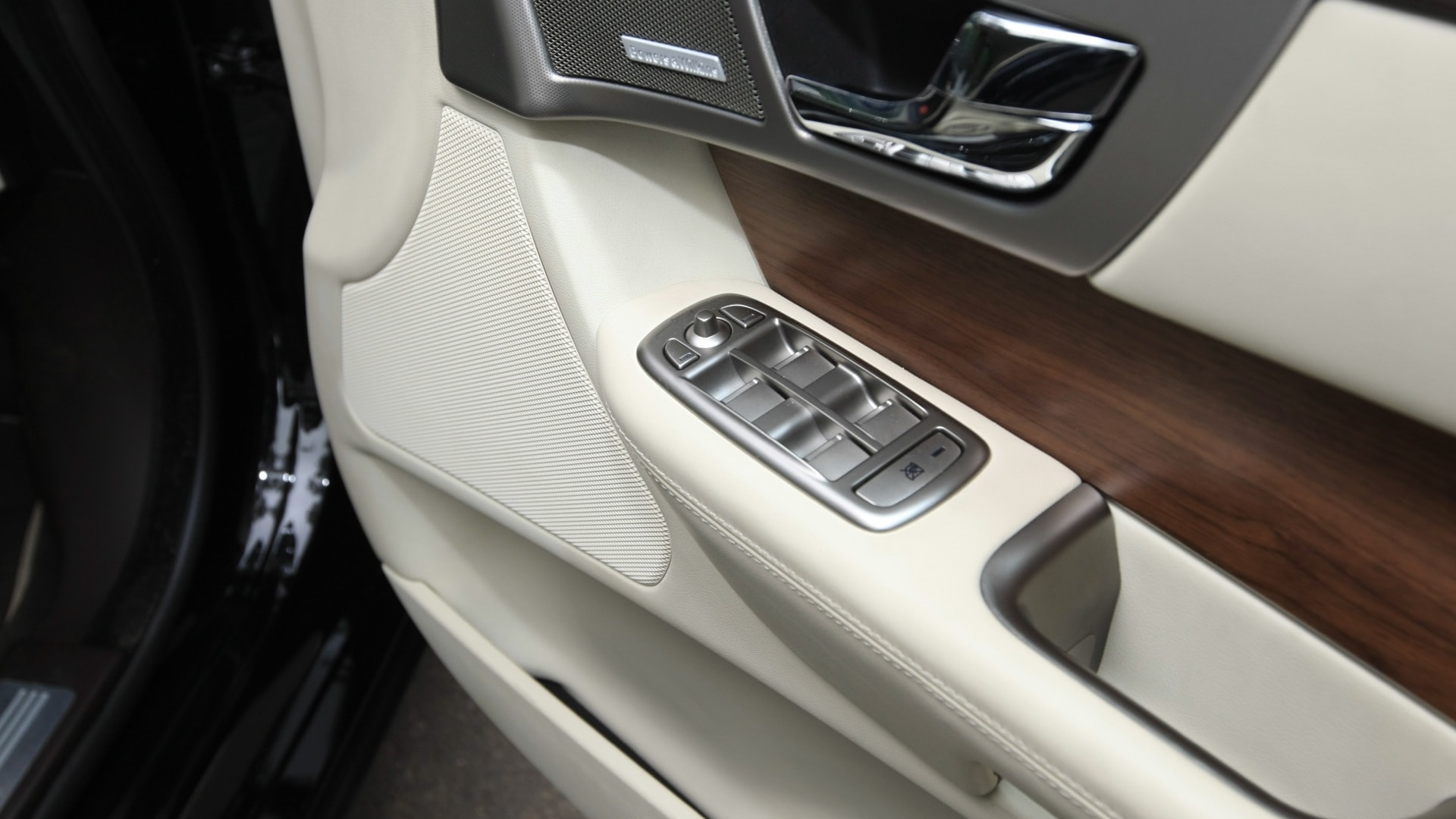 Jaguar-XF-2013-2-2-Diesel-Interior