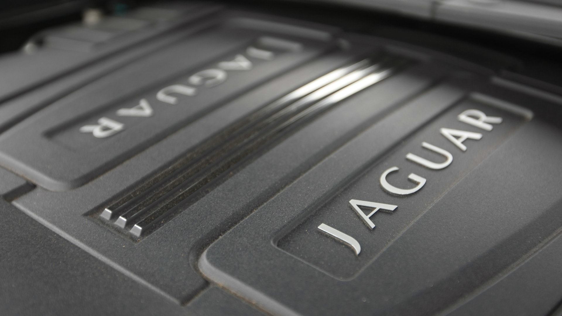 Jaguar-XF-2013-2-2-Diesel-Interior