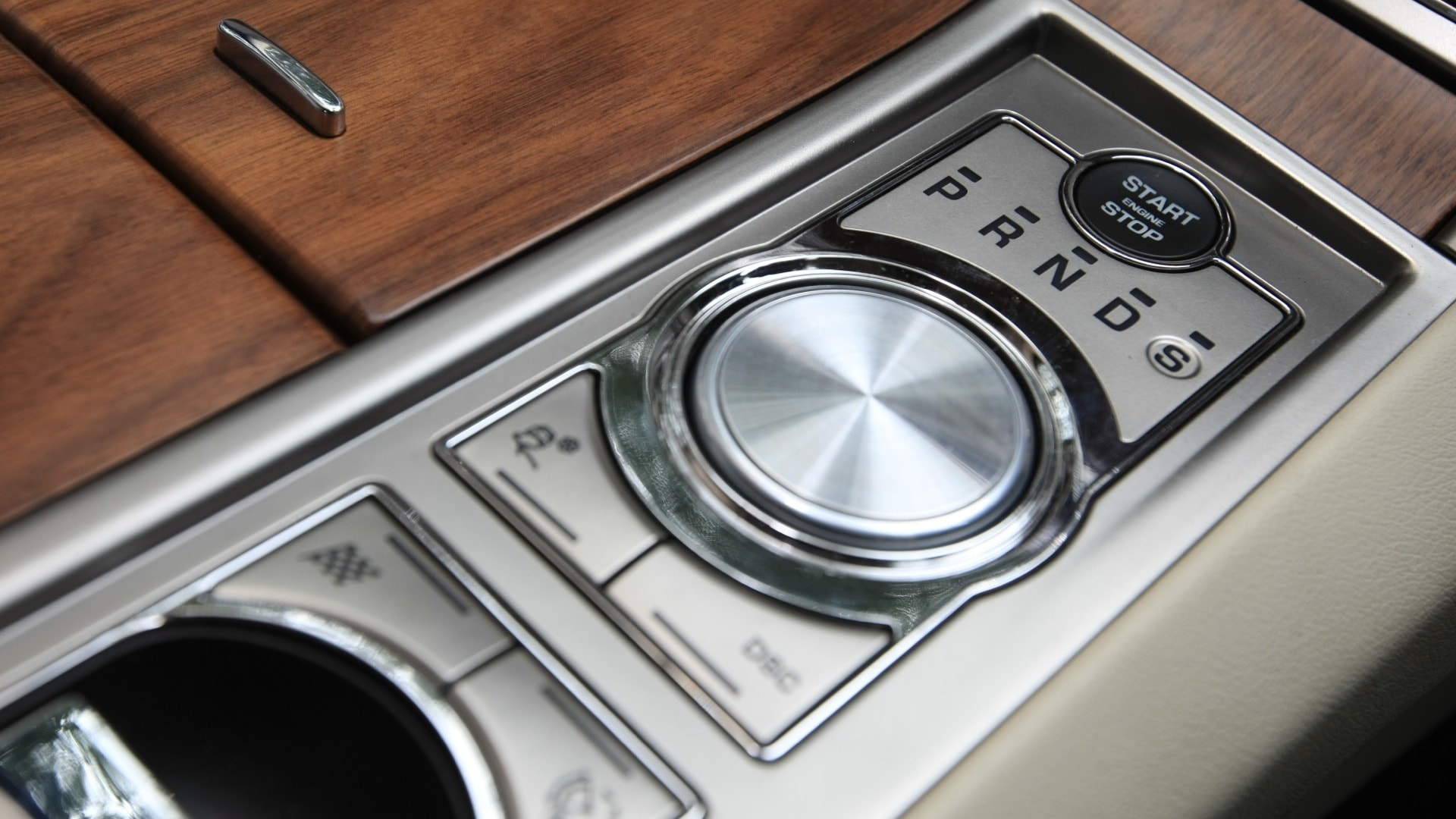 Jaguar-XF-2013-2-2-Diesel-Interior