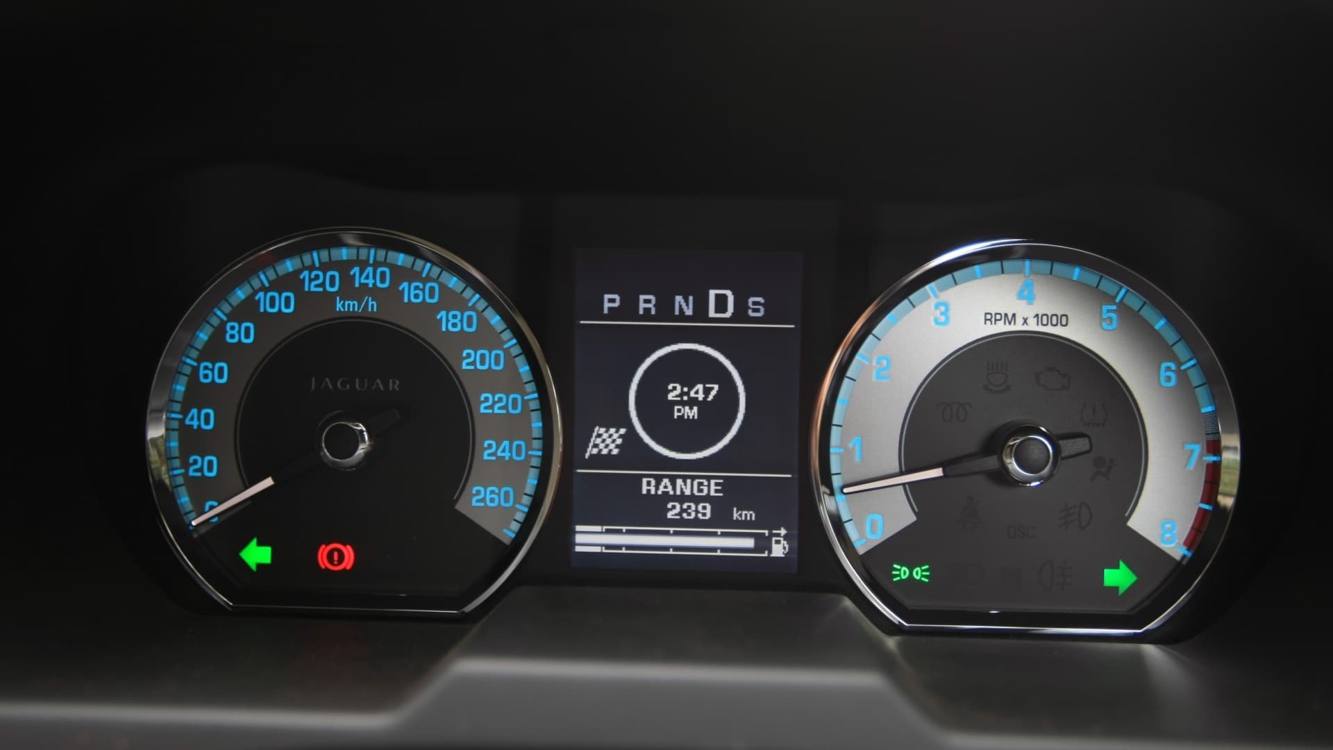 Jaguar-XF-2013-2-2-Diesel-Interior