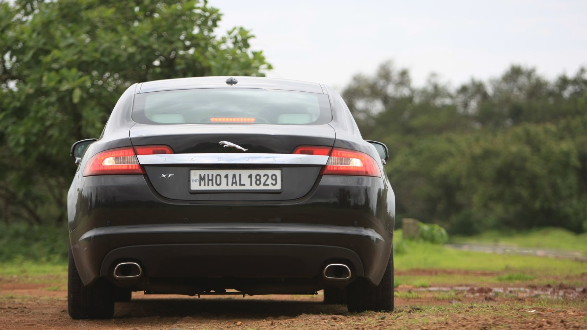 Jaguar-XF-2013-2-2-Diesel-Compare