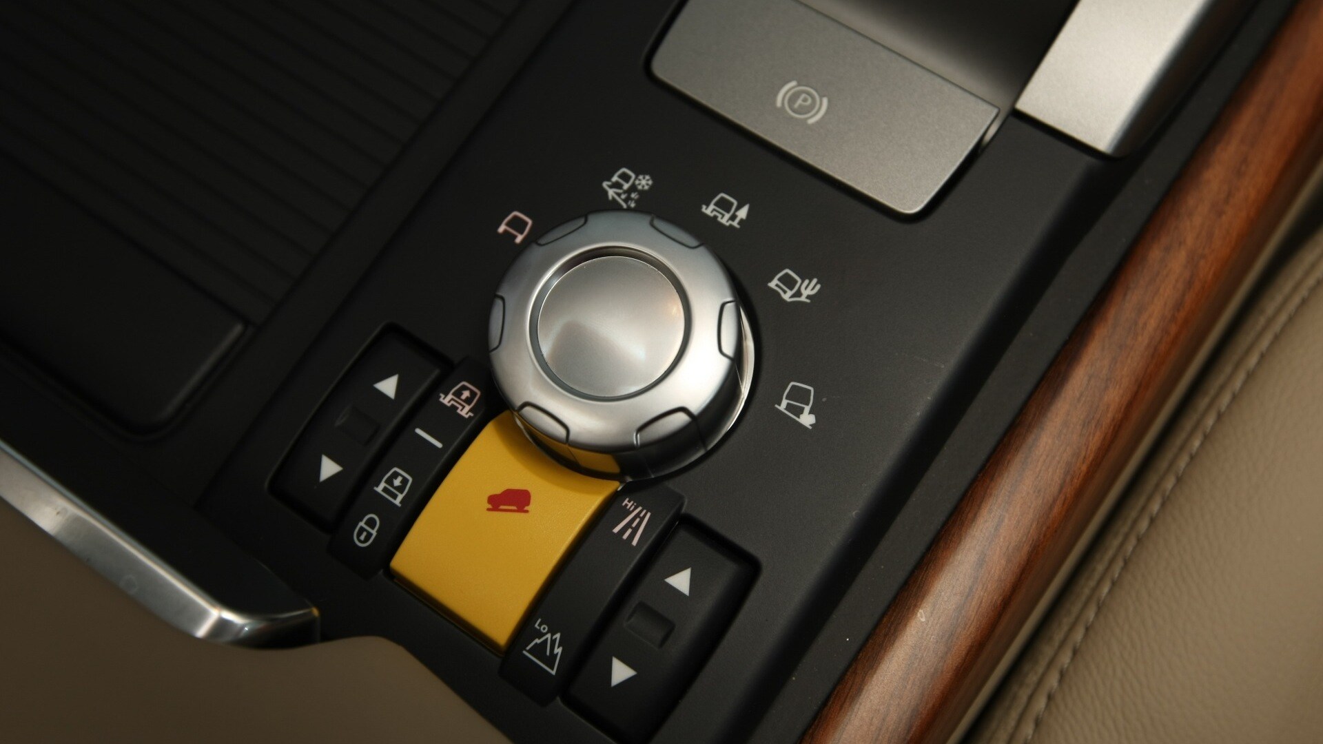 Land-Rover-Range-Rover-2013-4-4-TDV8-Interior