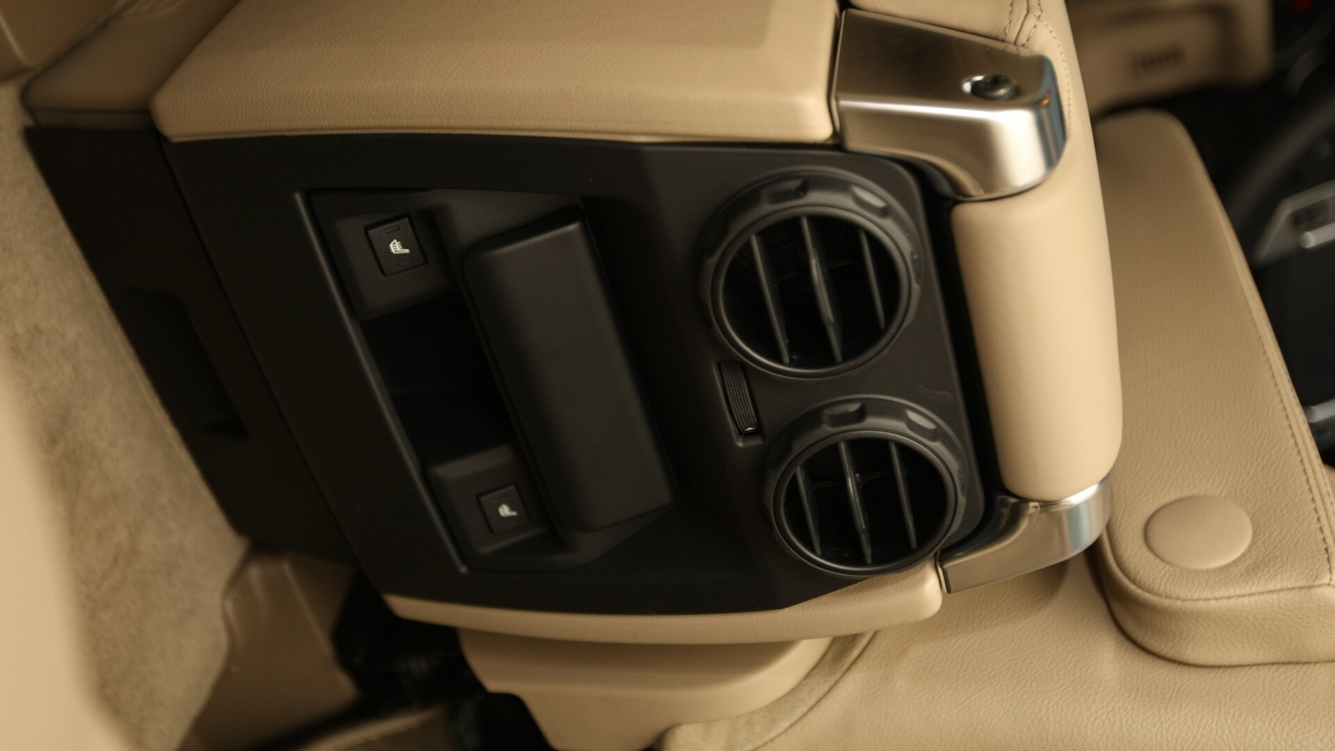 Land-Rover-Range-Rover-2013-4-4-TDV8-Interior