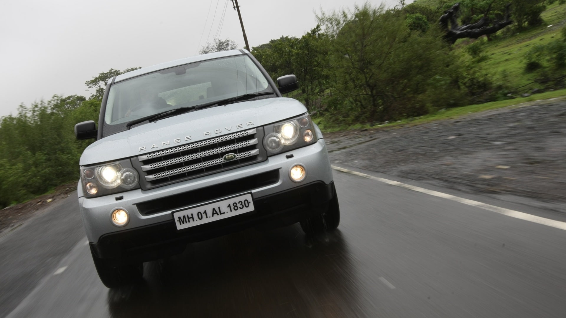 Land-Rover-Range-Rover-2013-4-4-TDV8-Exterior