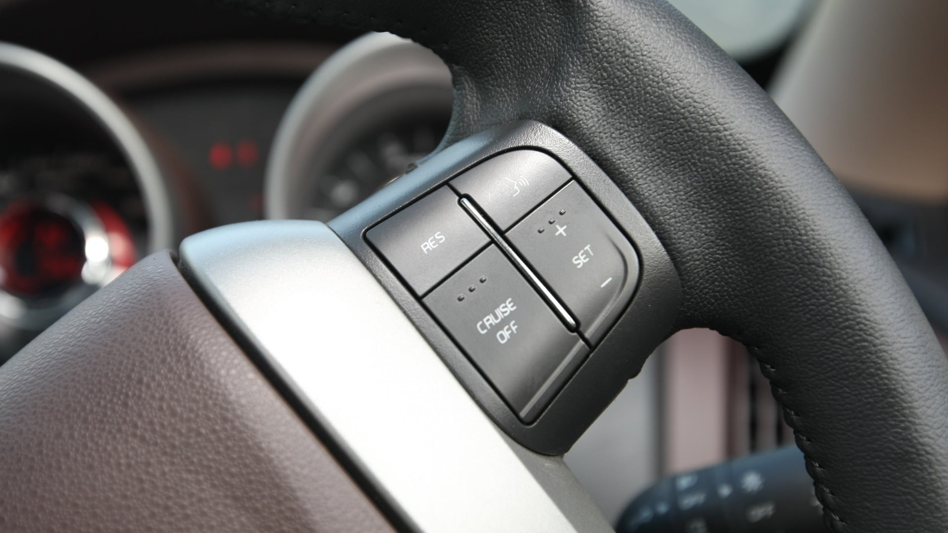 Mahindra-Xuv500-2013-W6-Interior