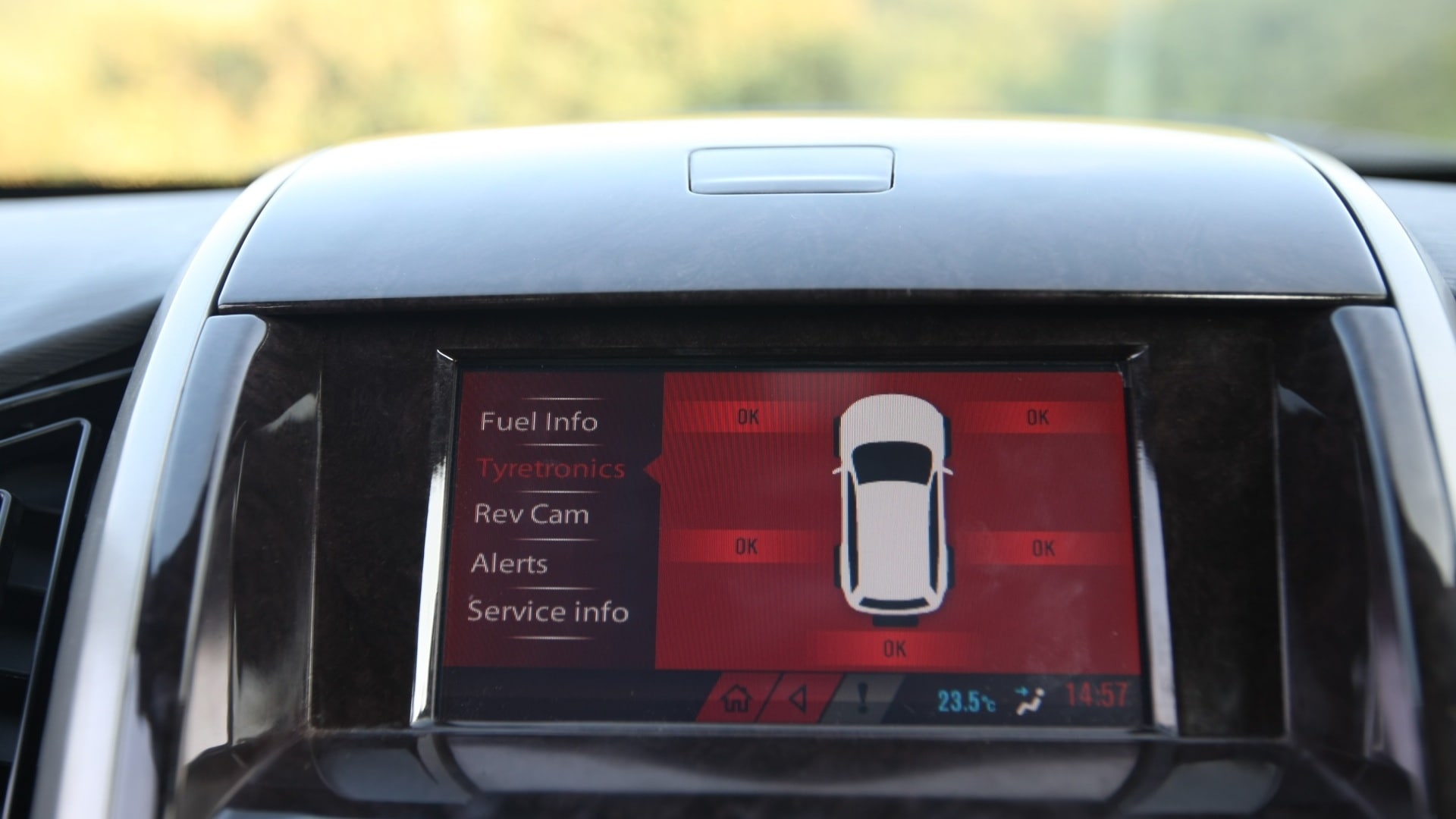 Mahindra-Xuv500-2013-W6-Interior