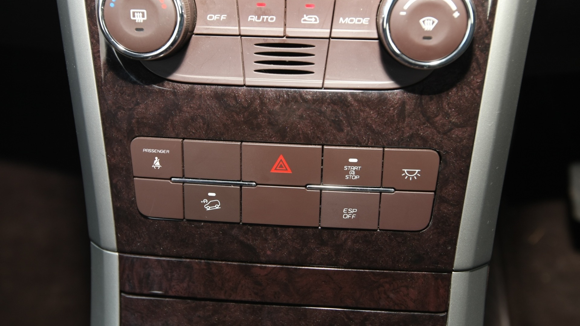 Mahindra-Xuv500-2013-W6-Interior