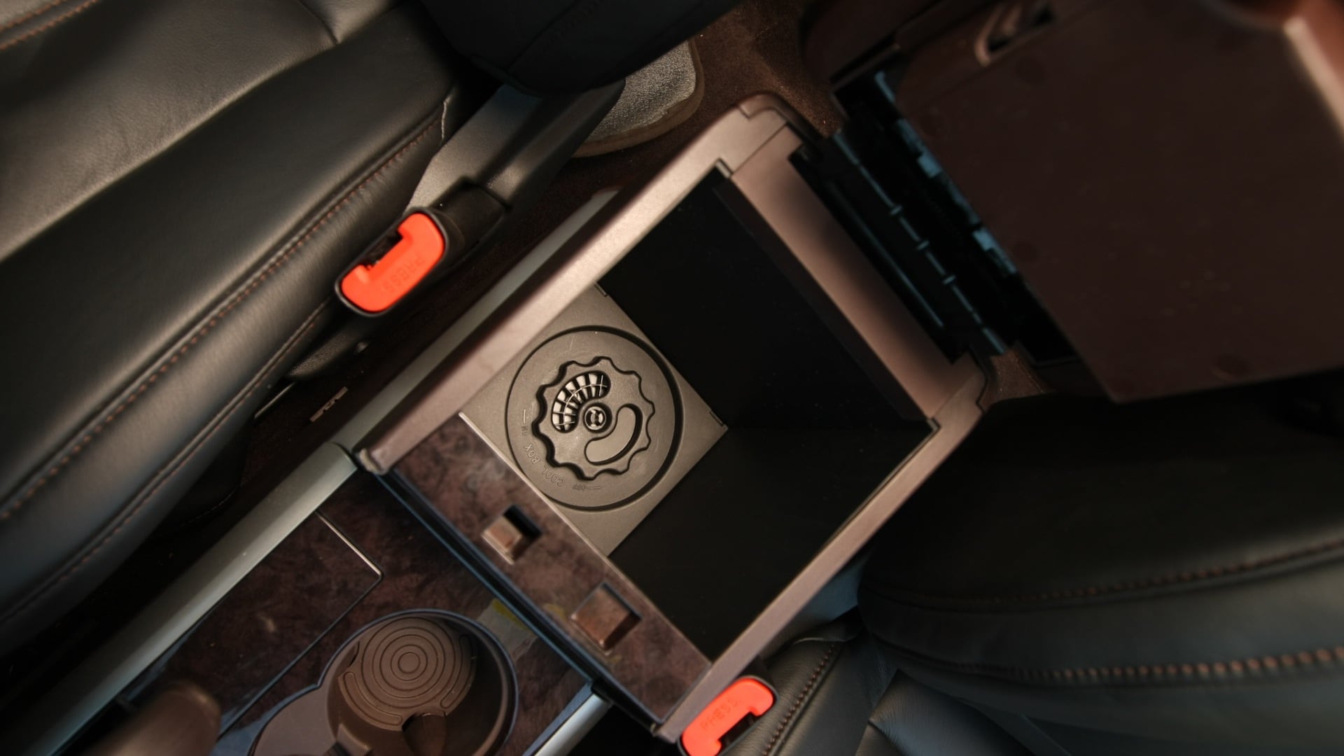 Mahindra-Xuv500-2013-W6-Interior