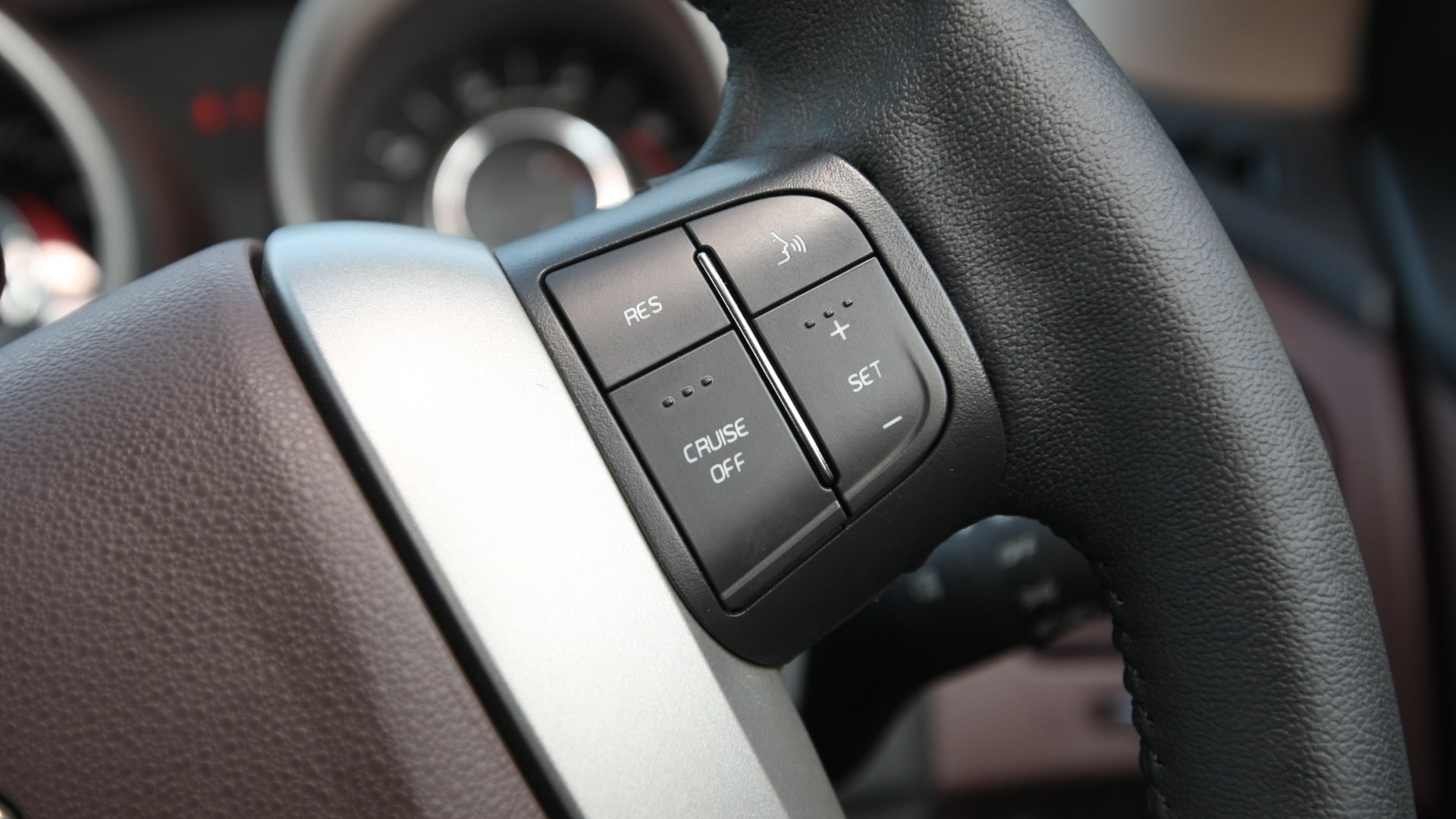 Mahindra-Xuv500-2013-W6-Interior