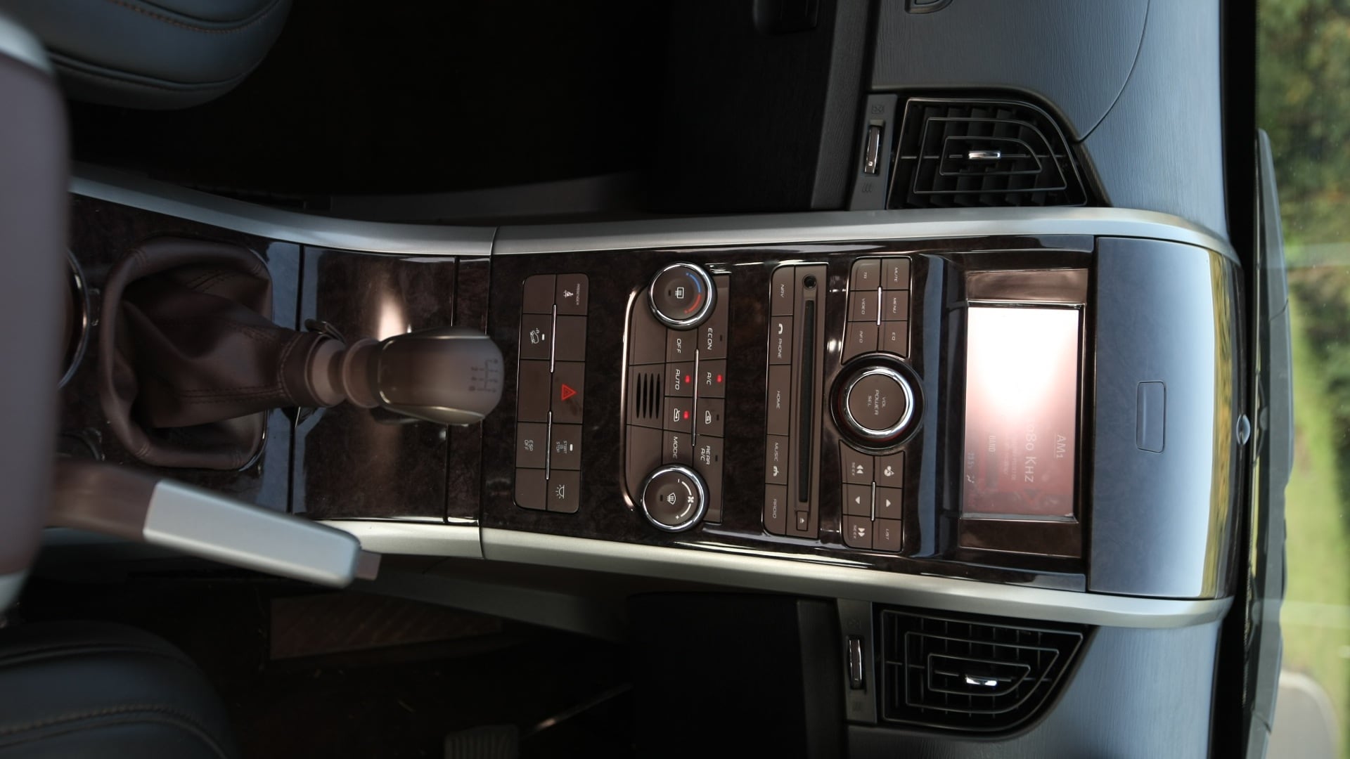 Mahindra-Xuv500-2013-W6-Interior