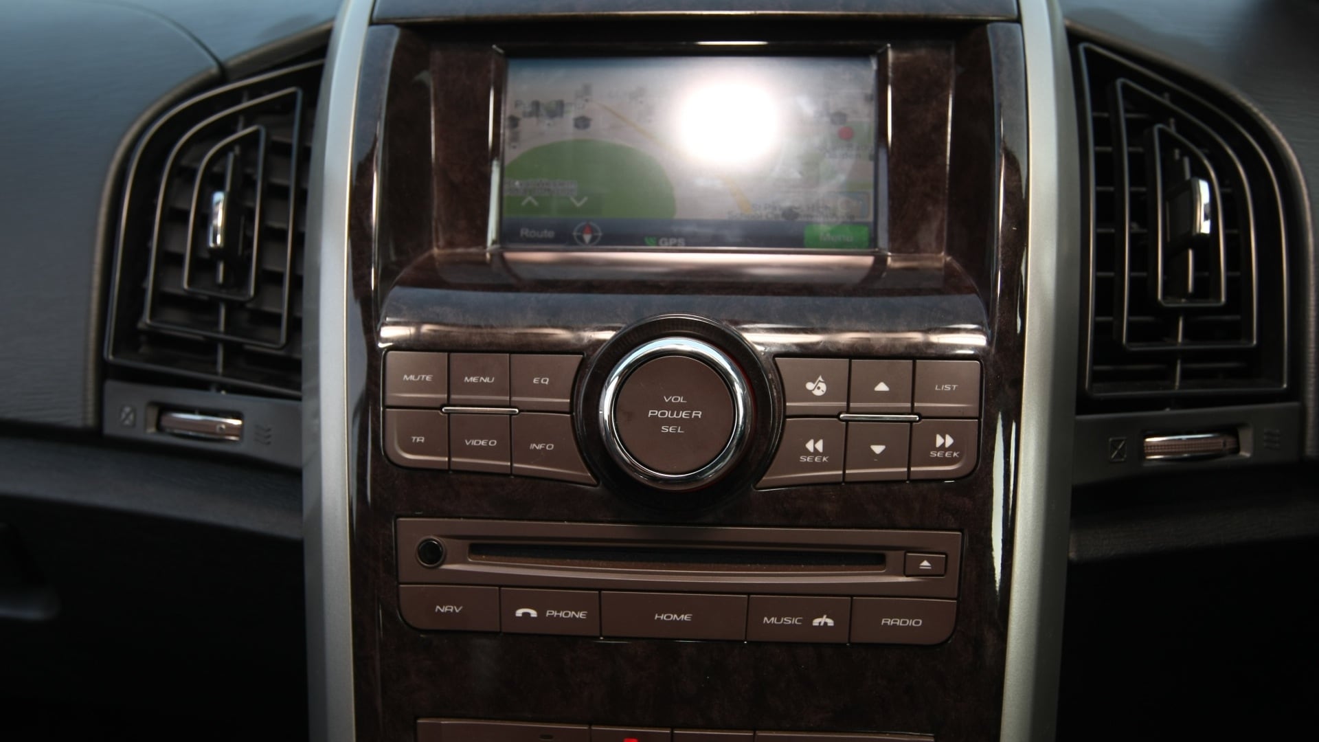 Mahindra-Xuv500-2013-W6-Interior
