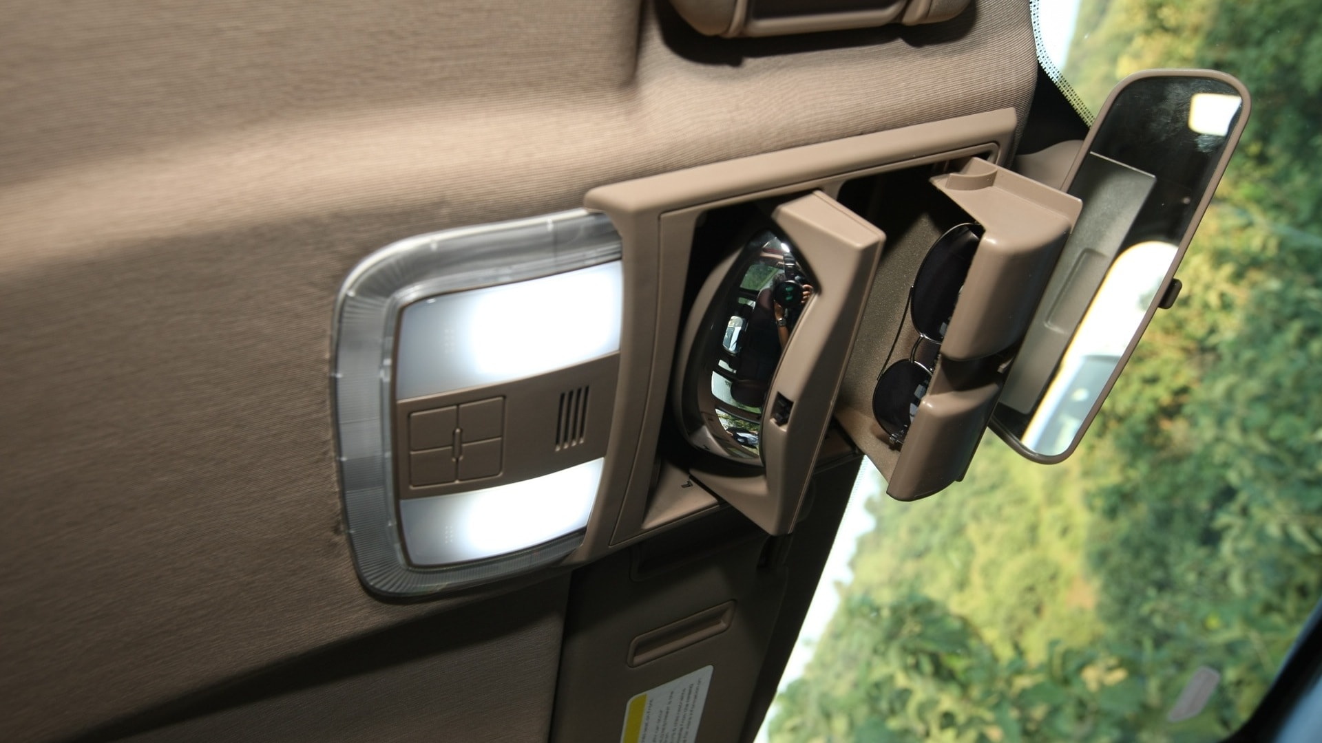 Mahindra-Xuv500-2013-W6-Interior