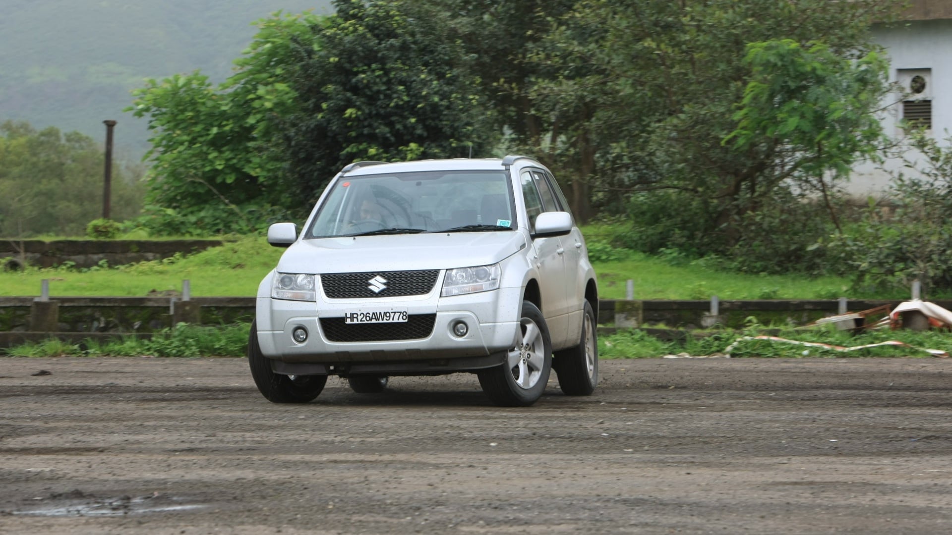 maruti-suzuki-grand-vitara-2013-AT-exterior