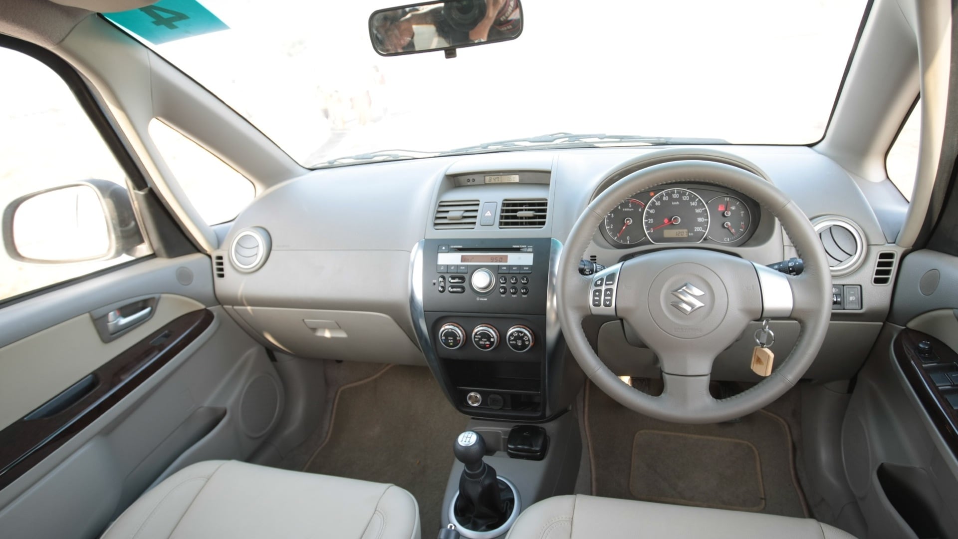 maruti-suzuki-sx4-2013-ZDi-interior