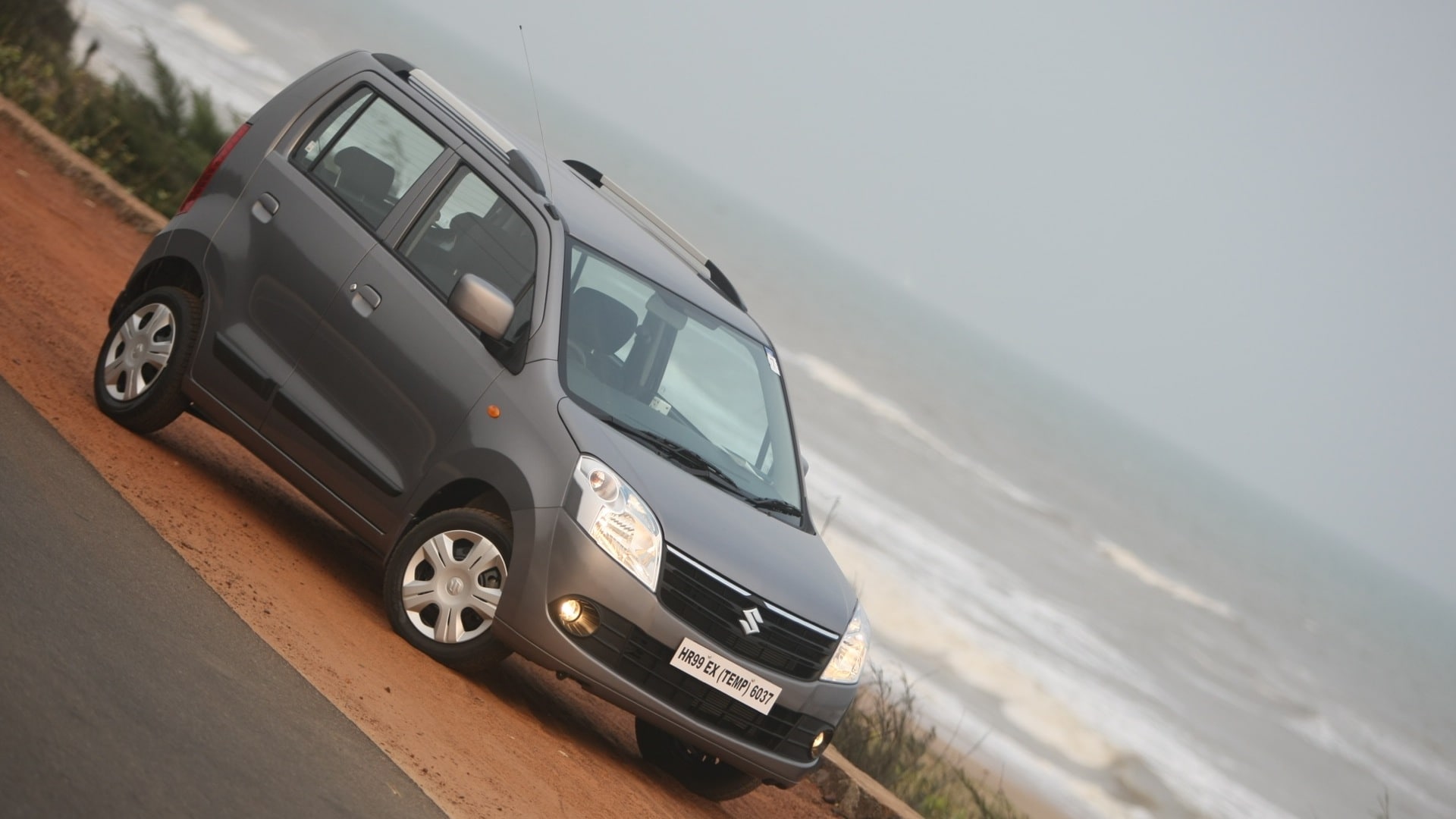 maruti-suzuki-wagon-r-2013-LX-compare
