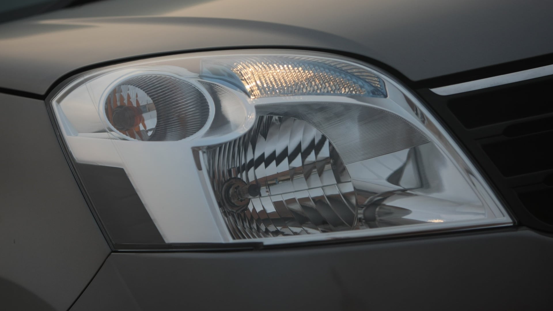 maruti-suzuki-wagon-r-2013-LX-exterior