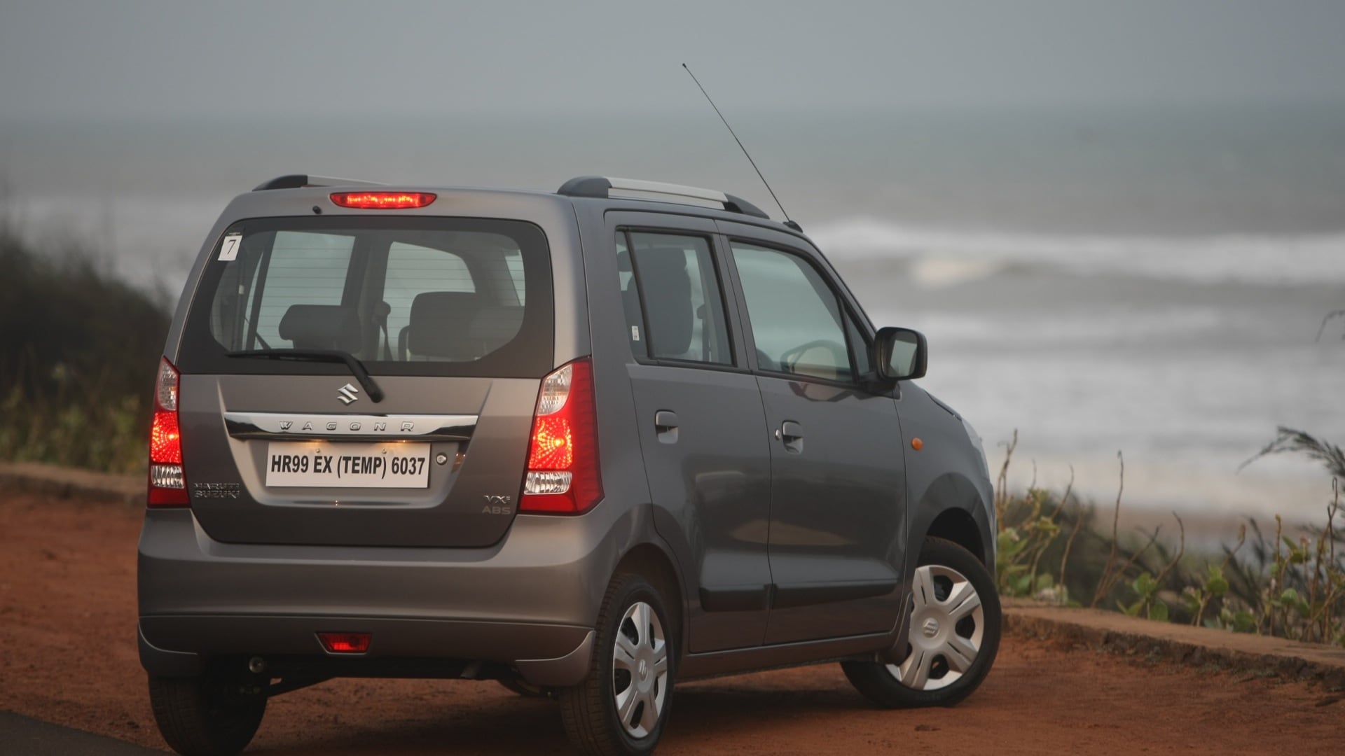 maruti-suzuki-wagon-r-2013-LX-exterior