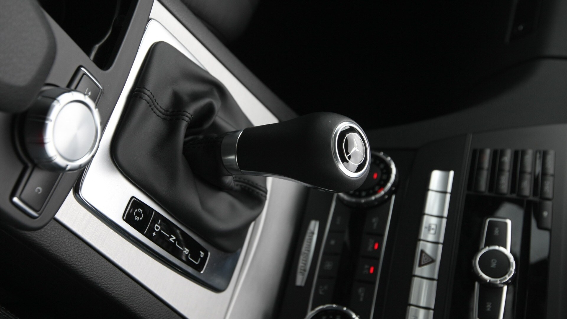 MercedesBenz-C class-2013-C200-CGi--Avantgarde-Interior