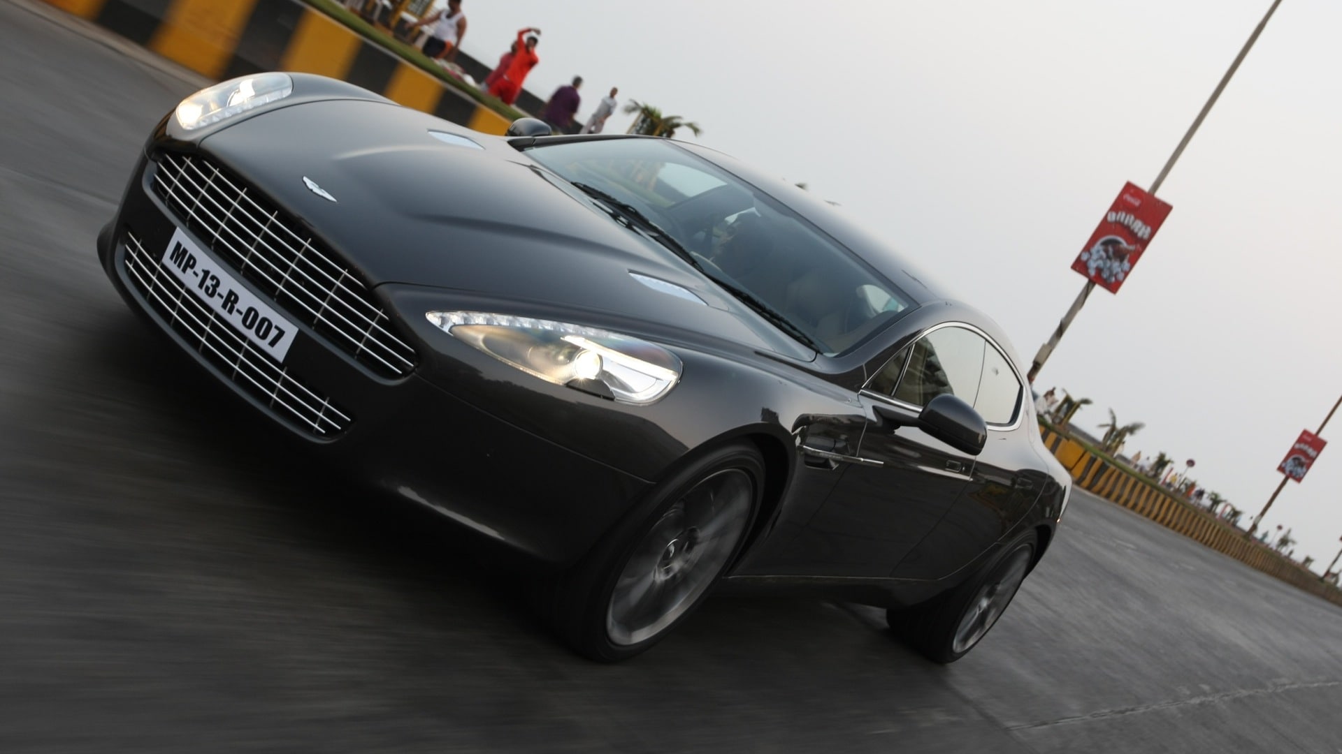 Aston-Martin-Rapide-2013-STD-Exterior