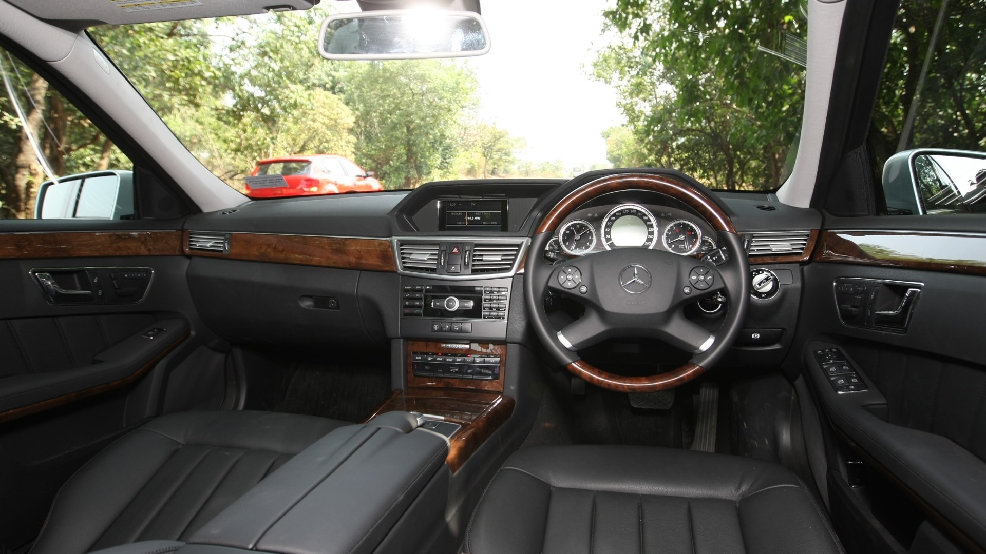 MercedesBenz-E-Class-2013-E-250-CDI-Interior