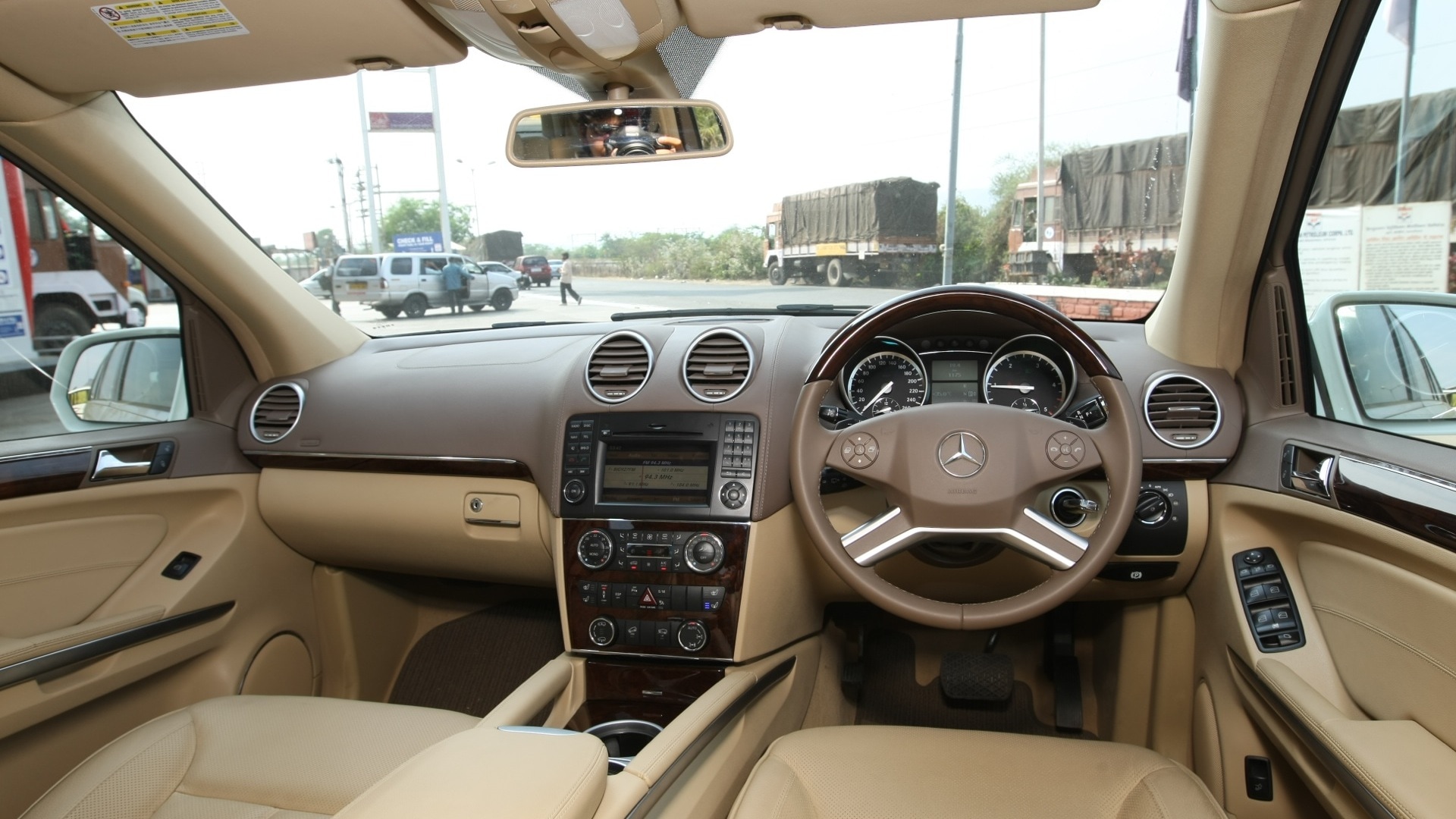 Mercedesbenz-GL-class-2013-GL-350-CDI-Executive-Compare