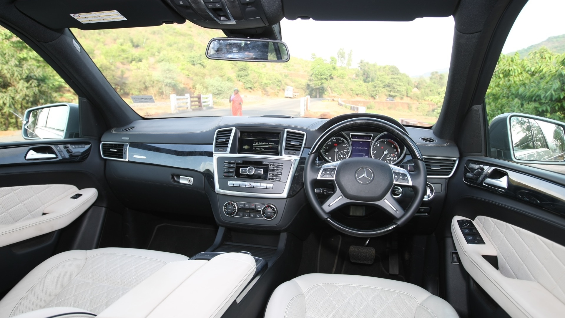 MercedesBenz-ML-class-2012-ML350-Compare