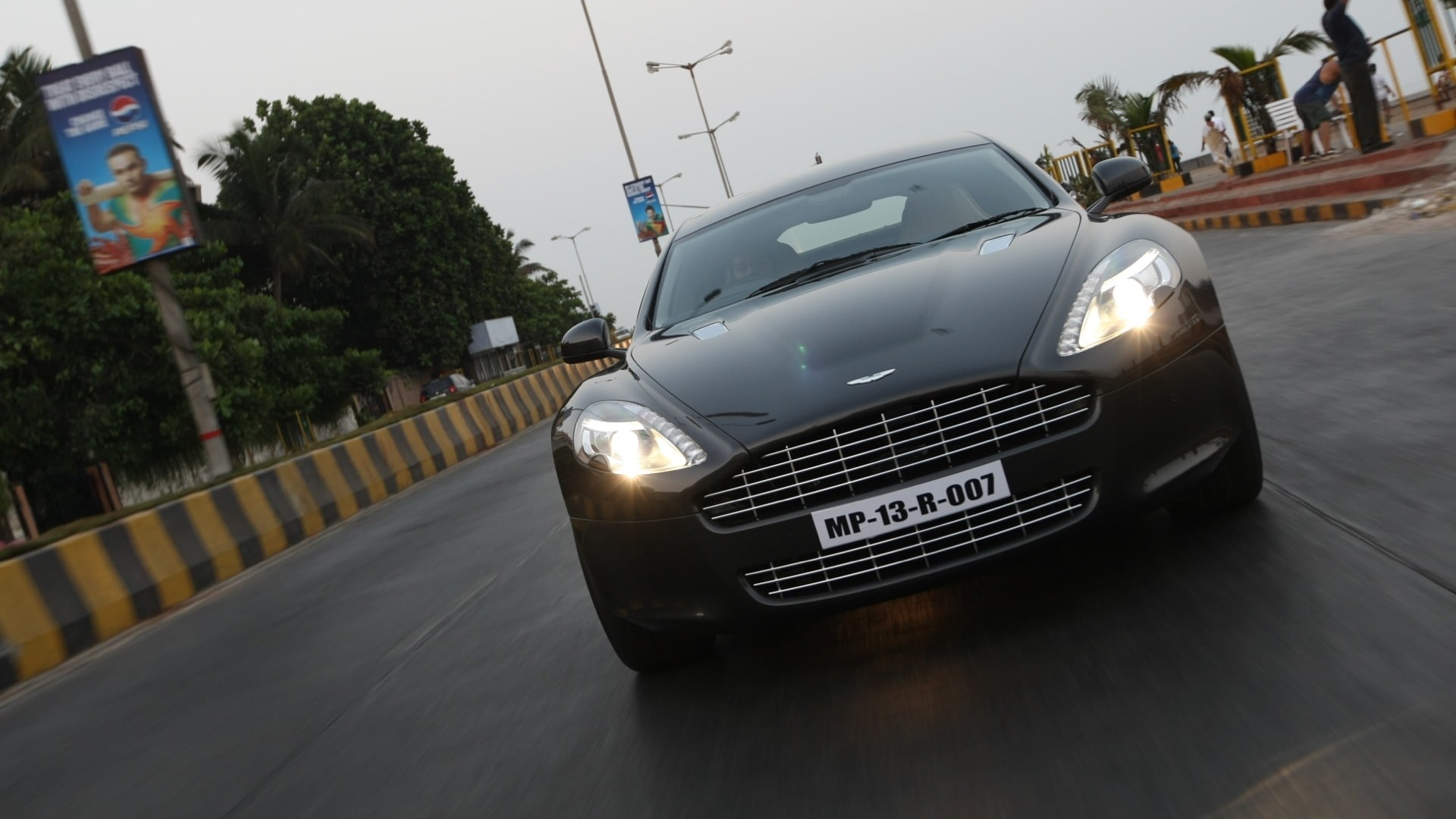Aston-Martin-Rapide-2013-STD-Exterior