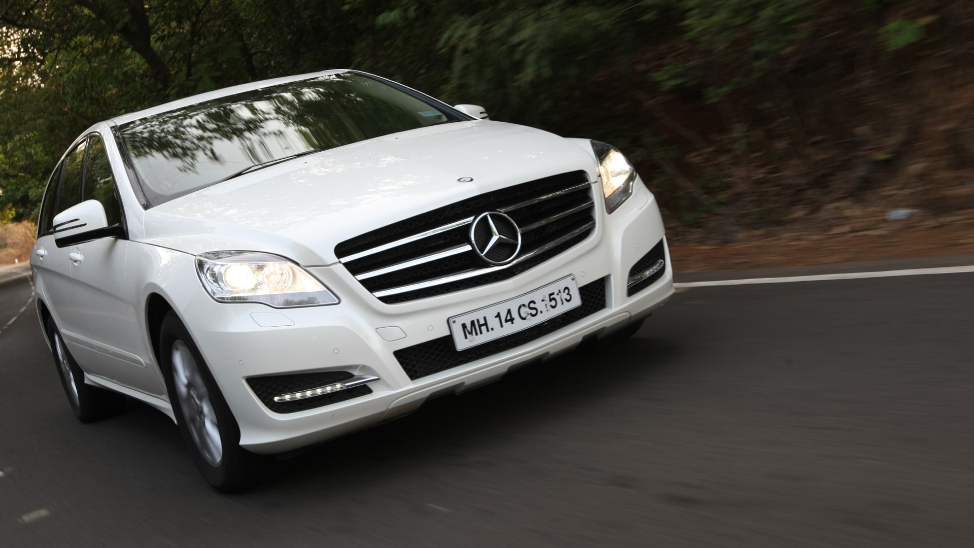 mercedesbenz-rclass-2013-R-350-4MATIC-long-exterior