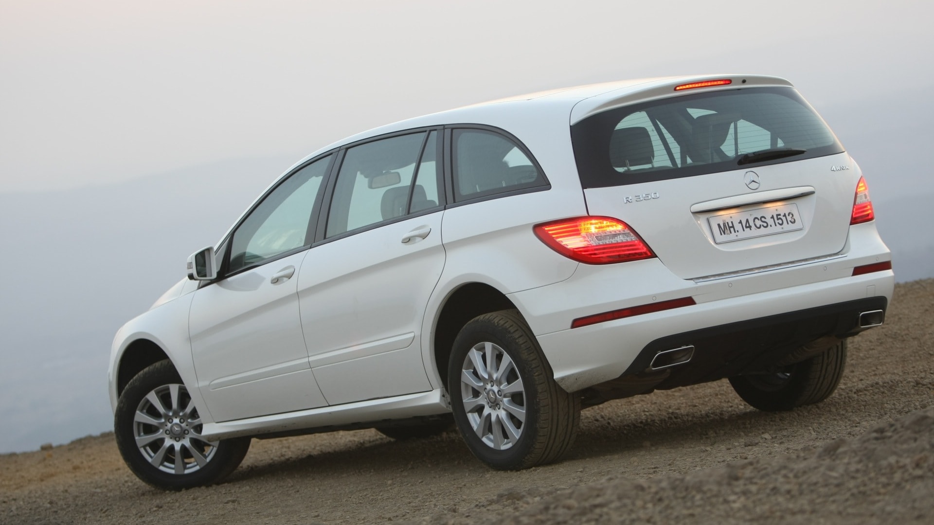 mercedesbenz-rclass-2013-R-350-4MATIC-long-exterior