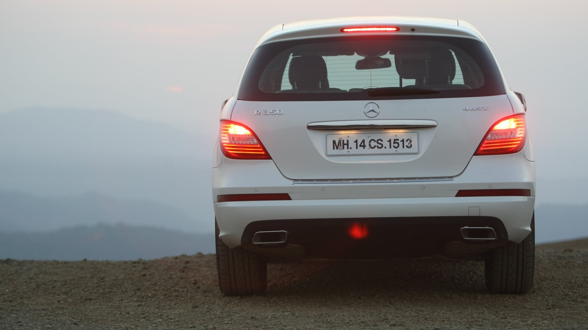 mercedesbenz-rclass-2013-R-350-4MATIC-long-exterior