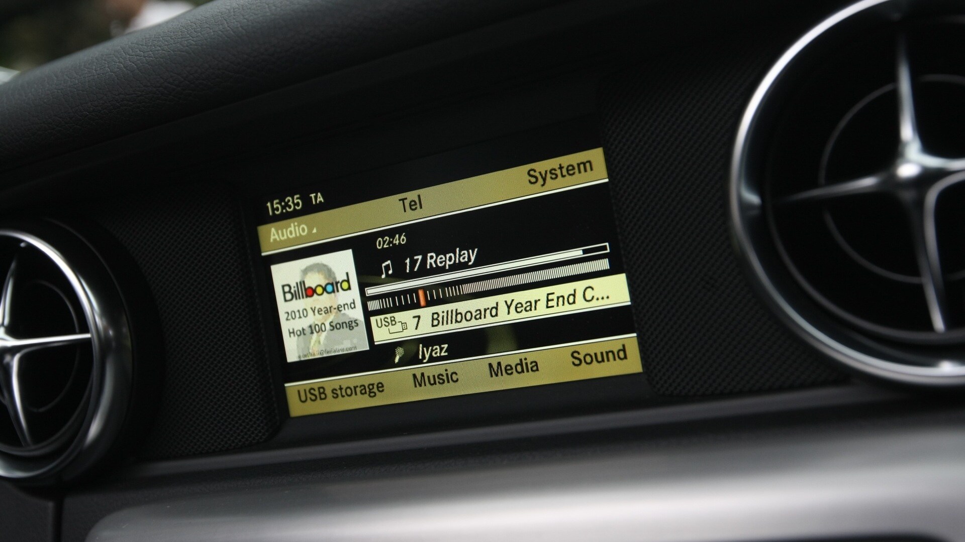 MercedesBenz-SLK-2013-350-Interior