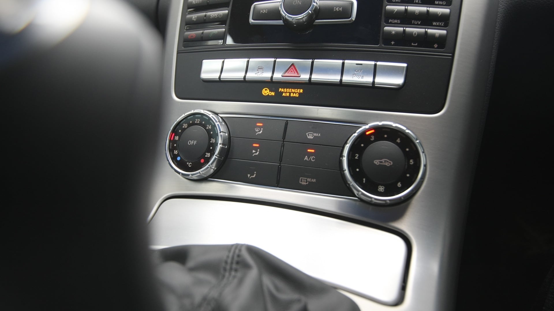 MercedesBenz-SLK-2013-350-Interior
