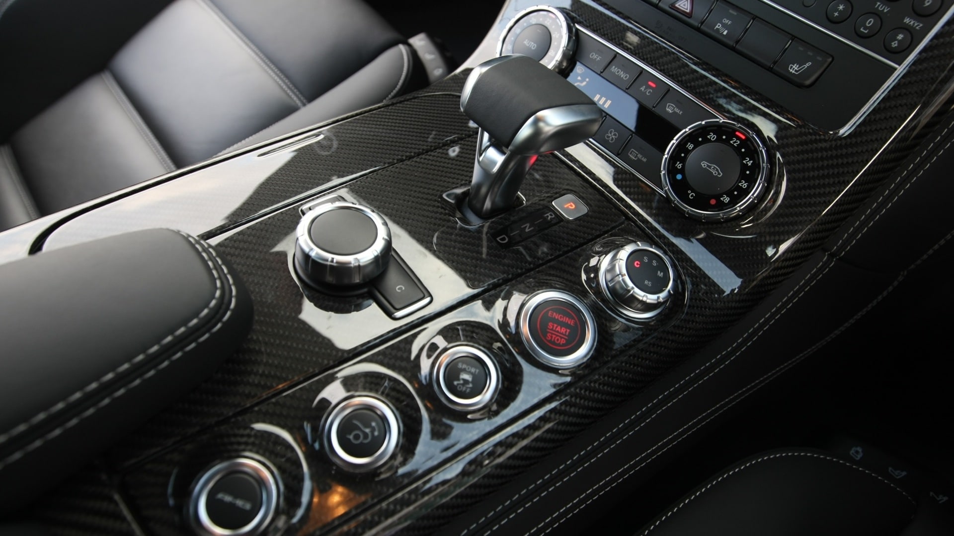 MercedesBenz-SLS-2013-AMG-Interior
