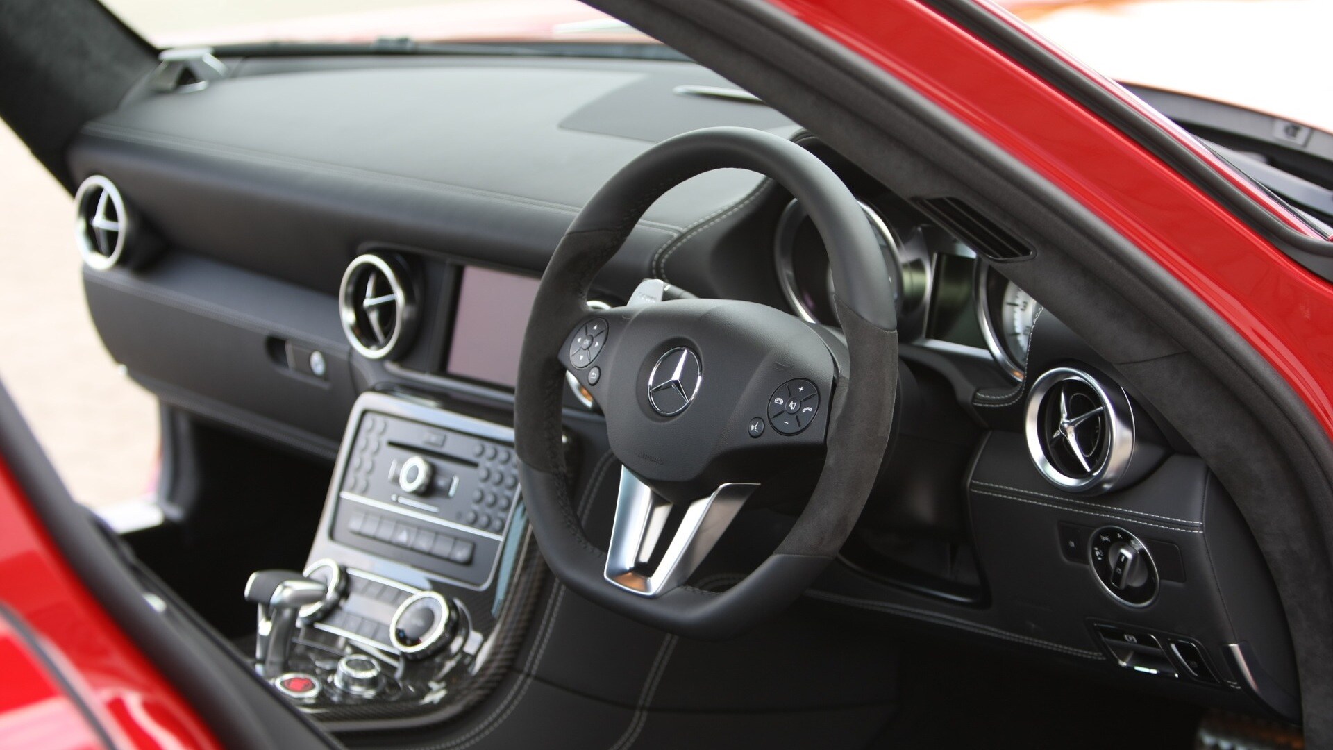 MercedesBenz-SLS-2013-AMG-Interior