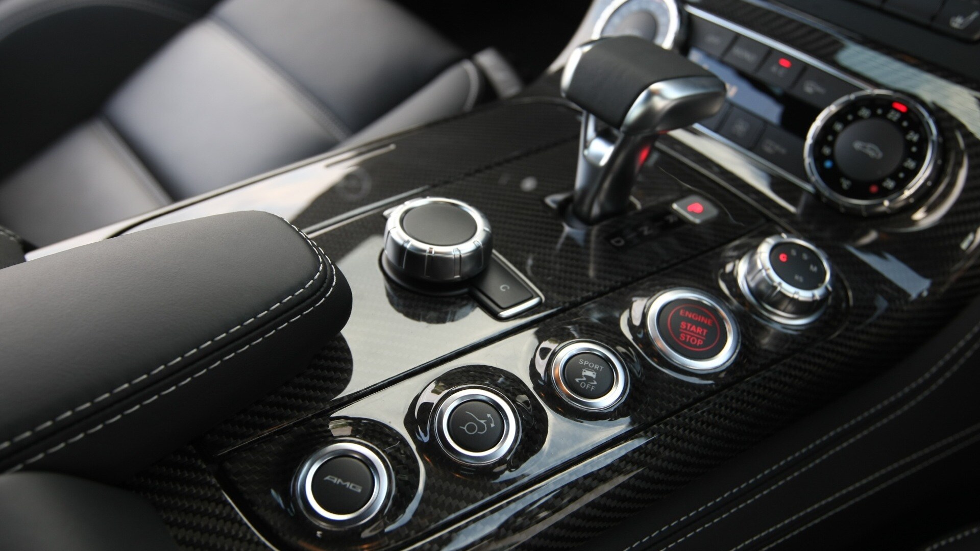 MercedesBenz-SLS-2013-AMG-Interior