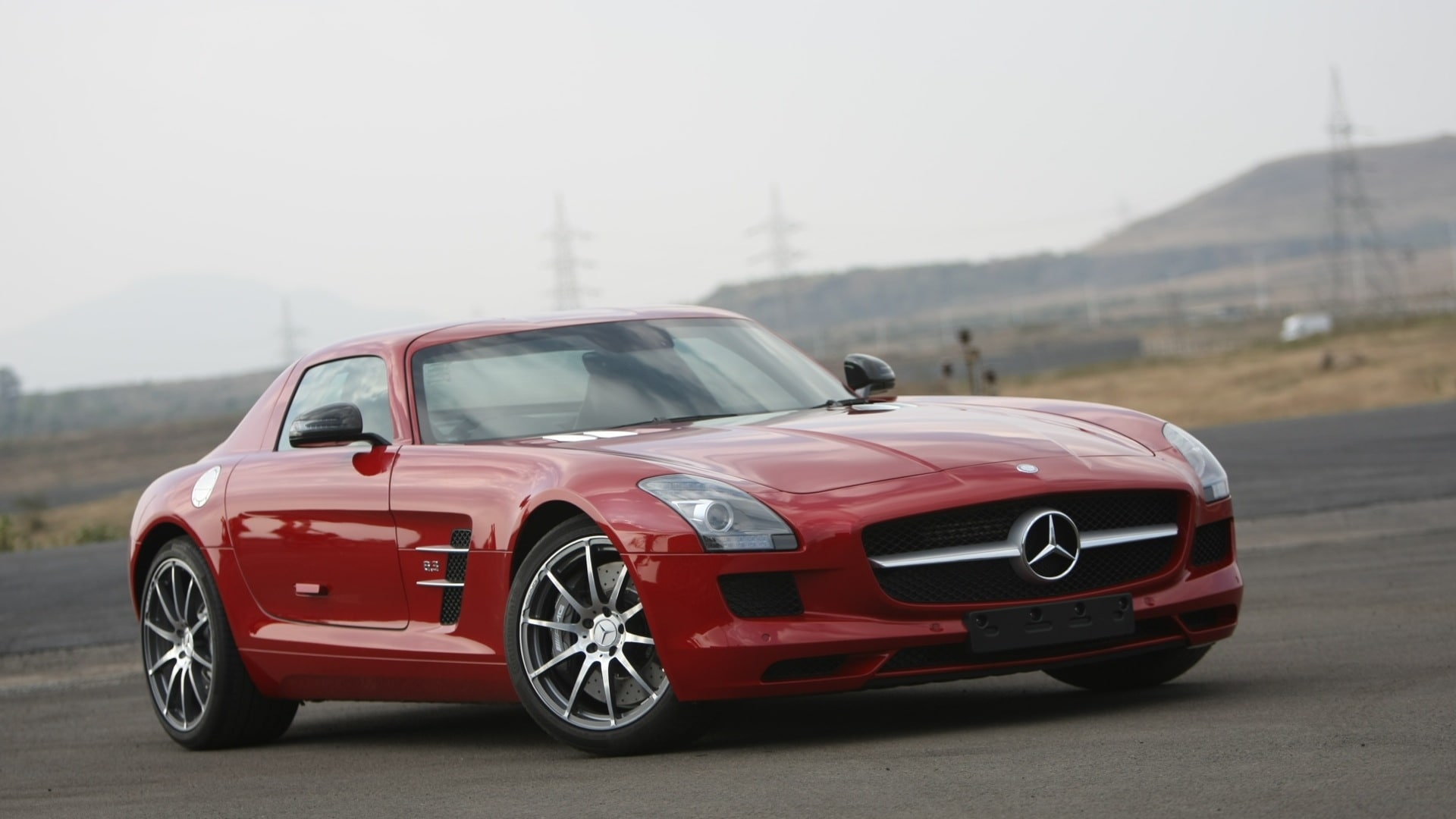 MercedesBenz-SLS-2013-AMG-Compare