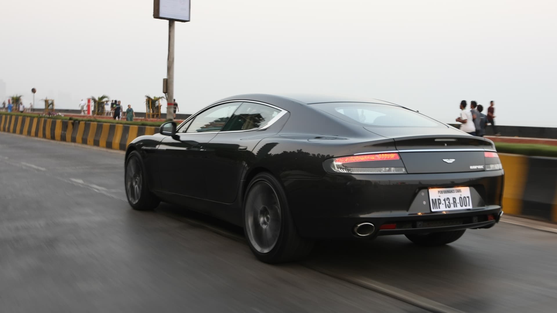 Aston-Martin-Rapide-2013-STD-Exterior