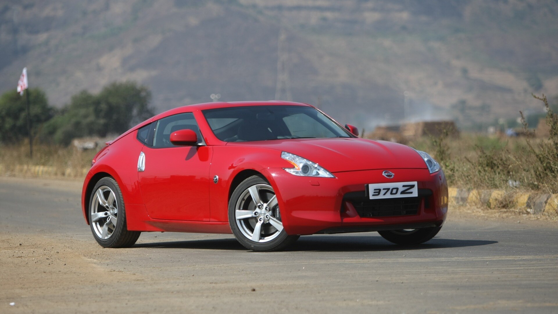 Nissan-370z-2013-MT-Compare