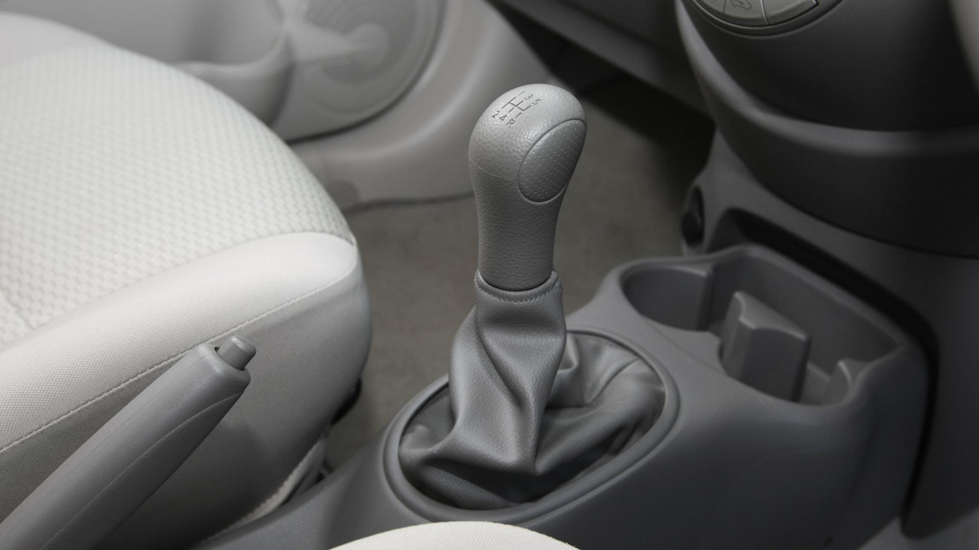 Nissan-Micra-2013-XE-Interior