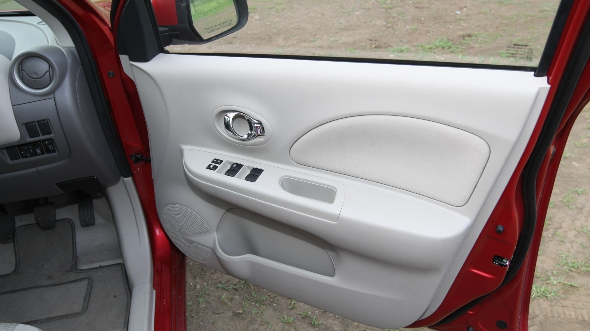 Nissan-Micra-2013-XE-Interior