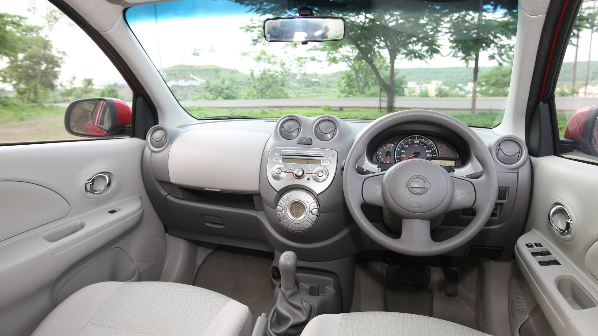 Nissan-Micra-2013-XE-Interior