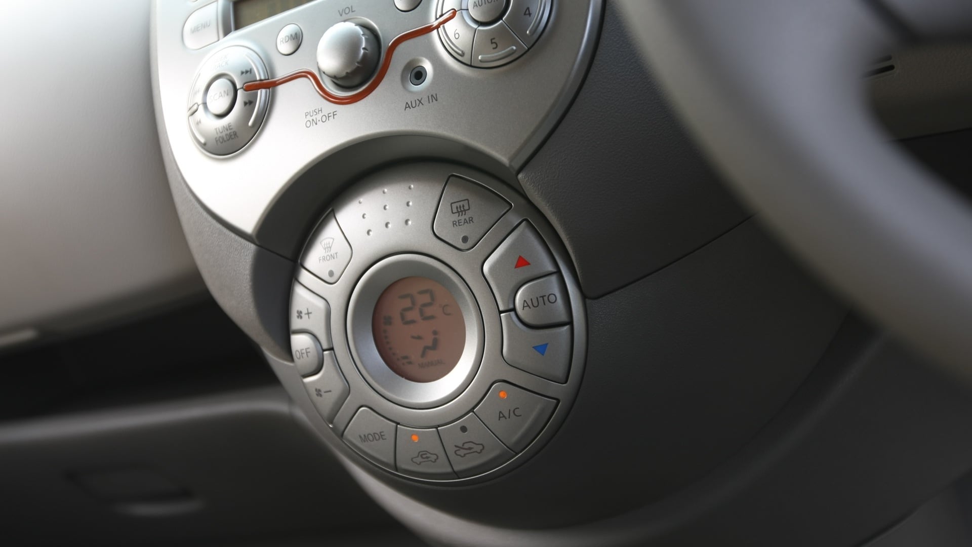 Nissan-Micra-2013-XE-Interior