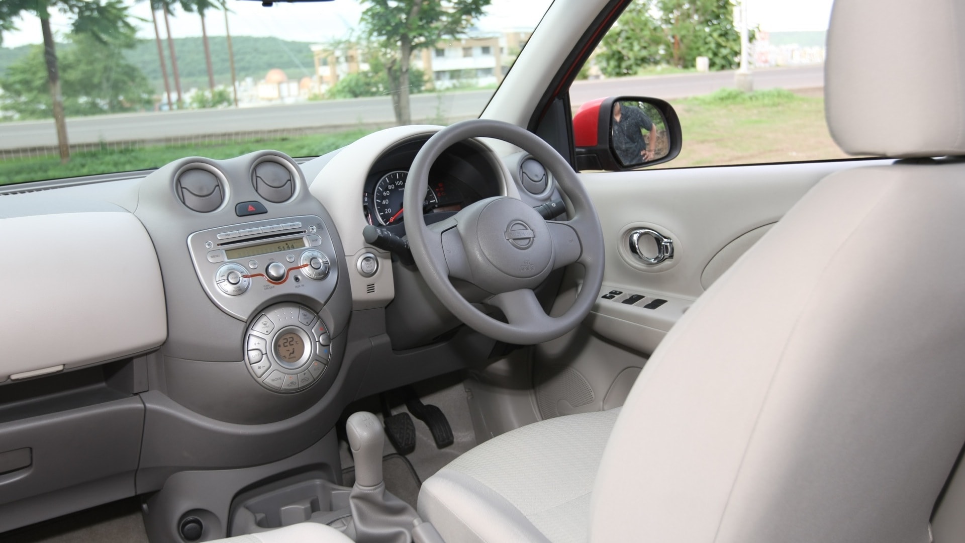 Nissan-Micra-2013-XE-Interior