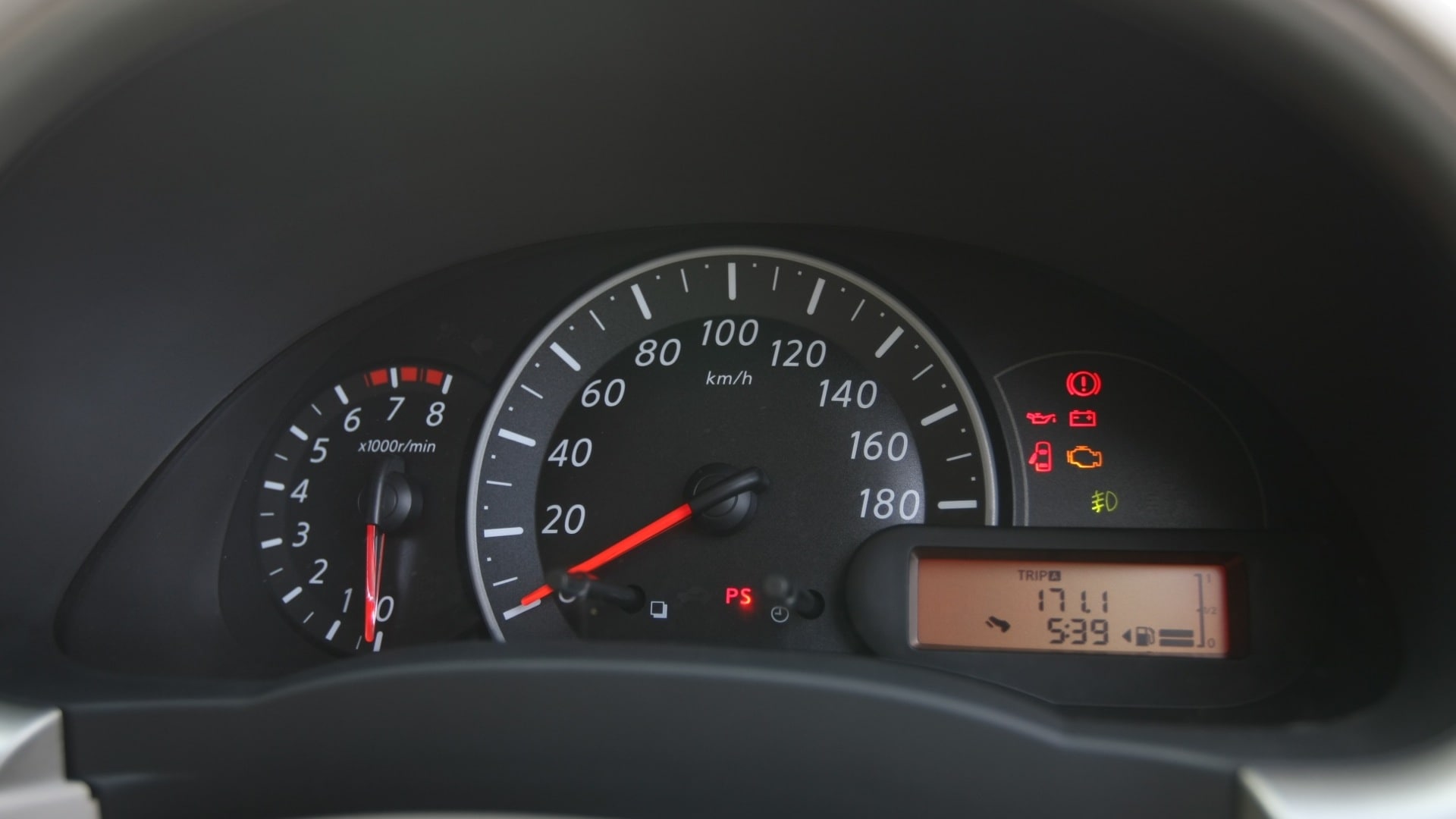 Nissan-Micra-2013-XE-Interior