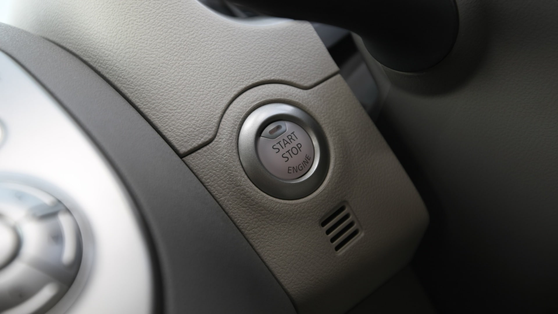 Nissan-Micra-2013-XE-Interior