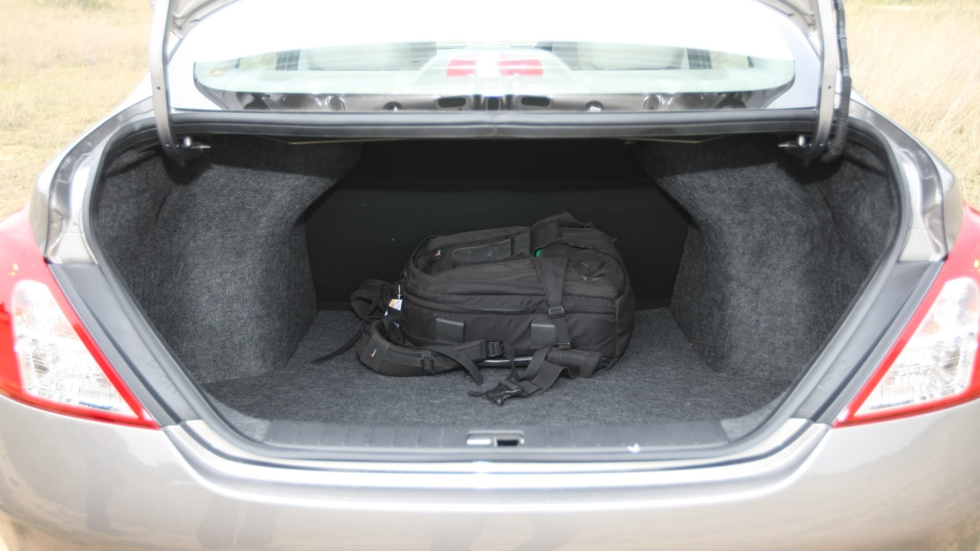 Nissan-Sunny-2013-XV-Compare