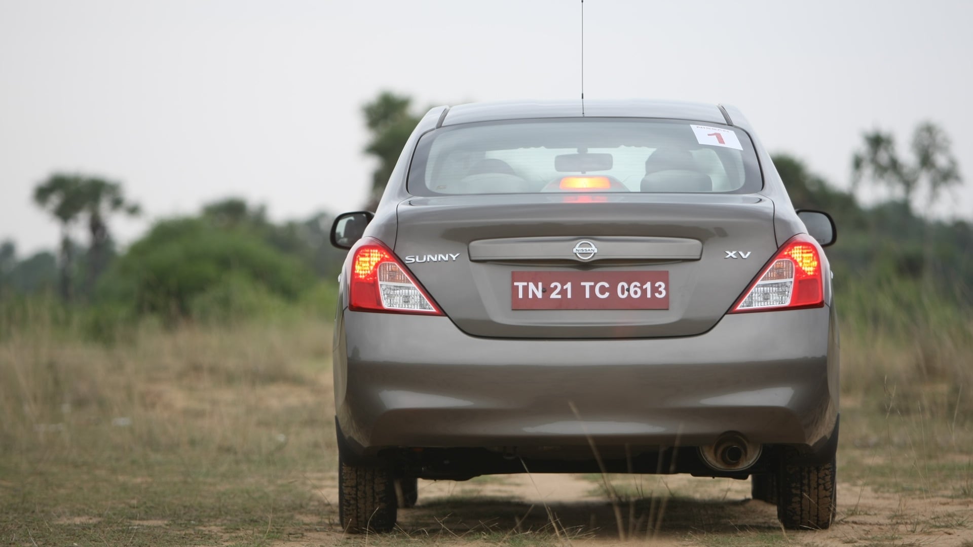 Nissan-Sunny-2013-XV-Exterior
