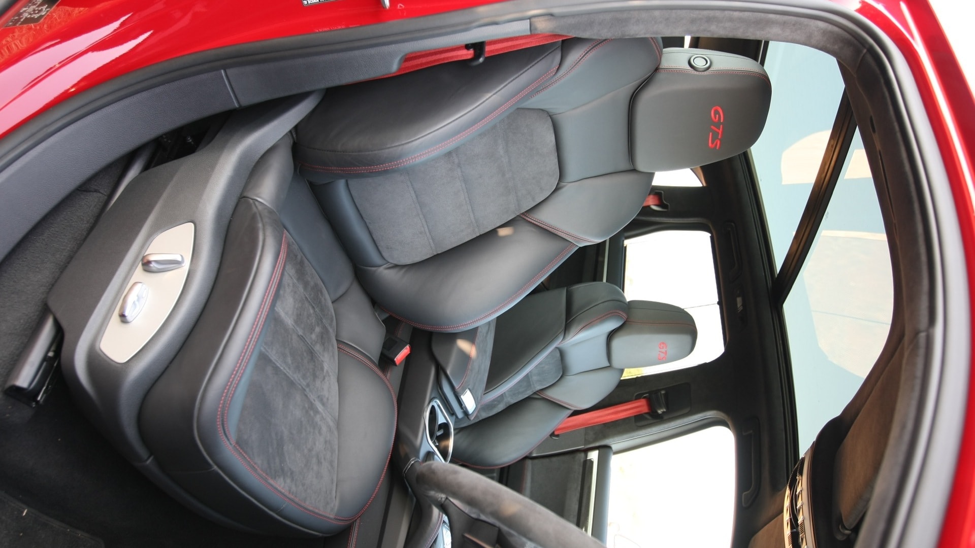 porsche-cayenne-2012-STD-interior